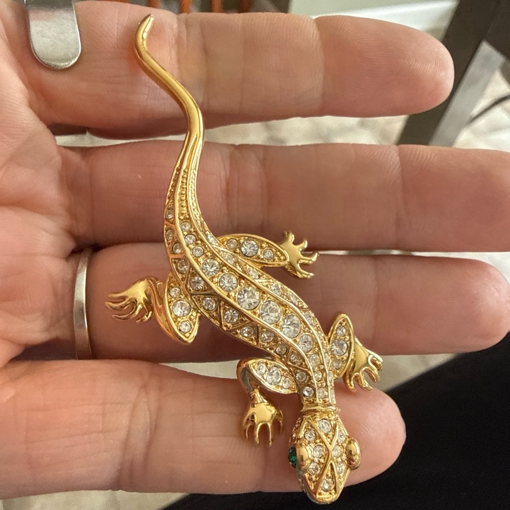 Gold Lizard Pin Rhinestone Jewelry - Picture 6 of 7